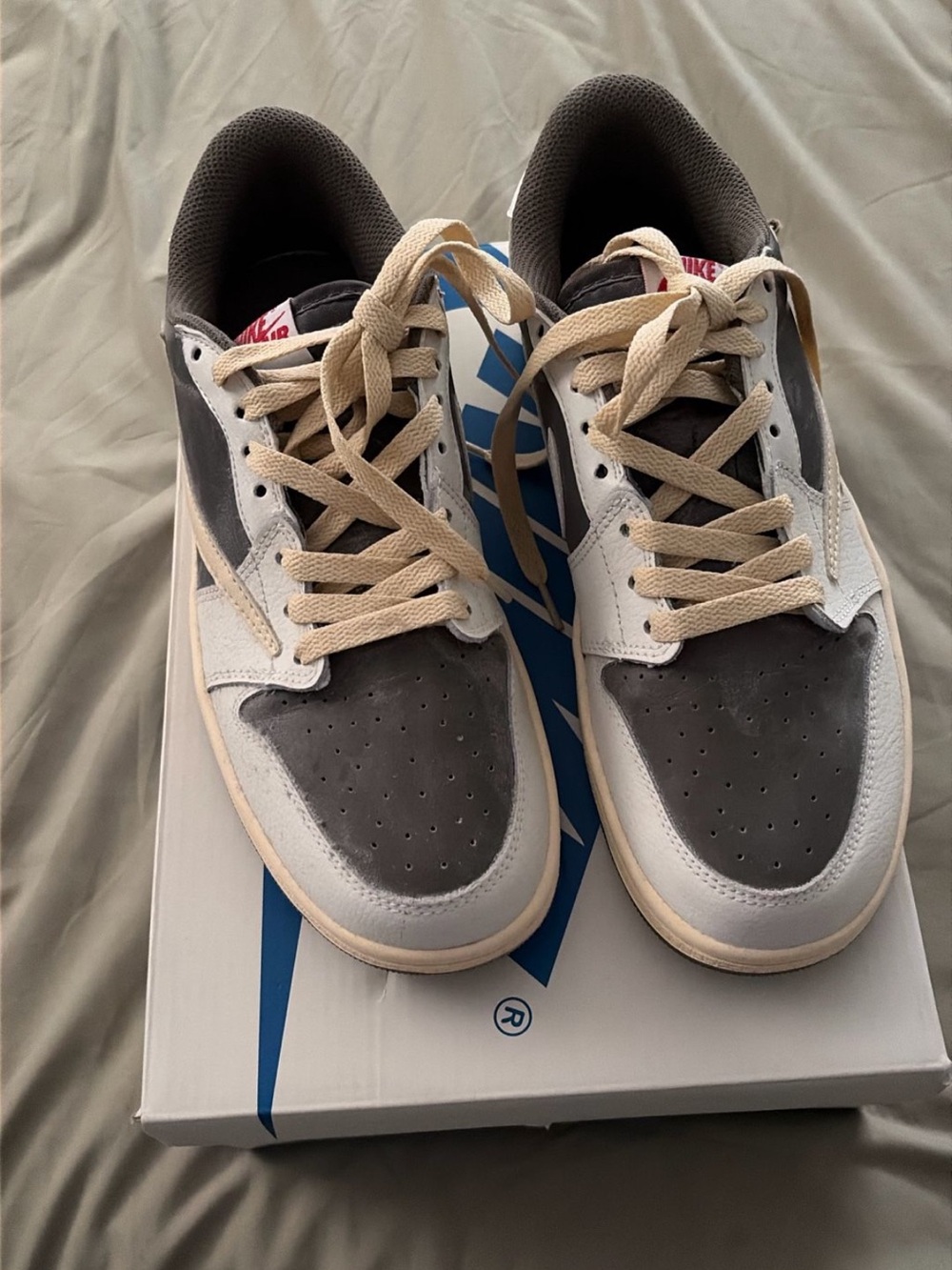 Nike Men’s Low-Top Sneakers - White / Gray / Cream. Travis Scott. Air Jordan one